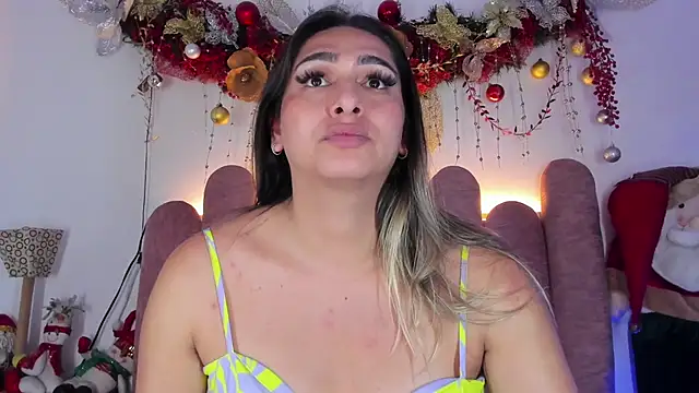 Snapshot of ISABELLASSMITH chatting on 01.10.25 ISABELLASSMITH online show from 01.10.25