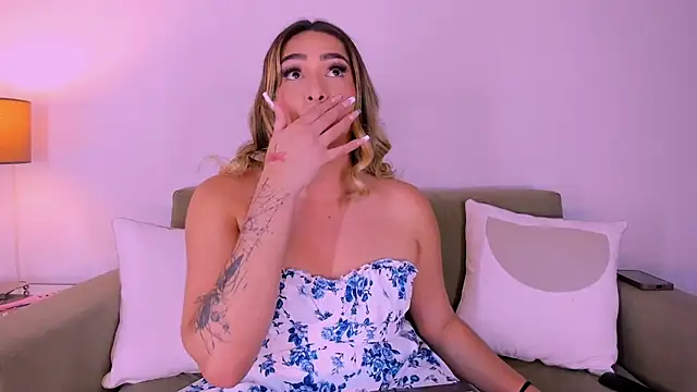 Snapshot of ISABELLASSMITH chatting on 03.13.25 ISABELLASSMITH online show from 03.13.25