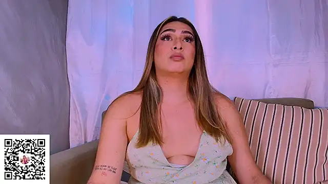 Snapshot of ISABELLASSMITH chatting on 11.08.25 ISABELLASSMITH online show from 11.08.25