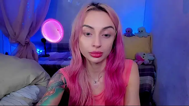 LickLizzy online show from 12.13.24