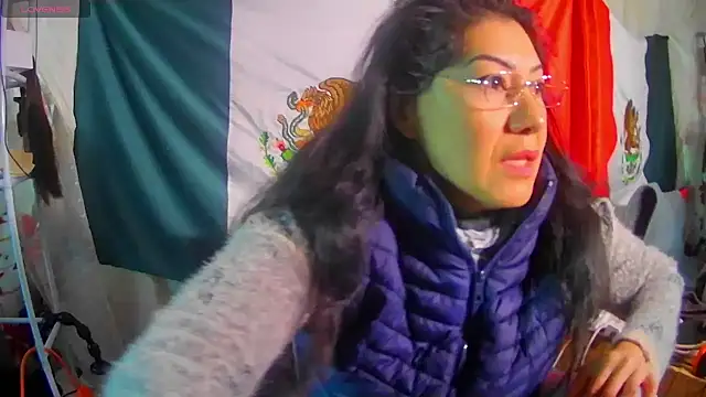 LaInsaciableIntensa online show from 02.13.25