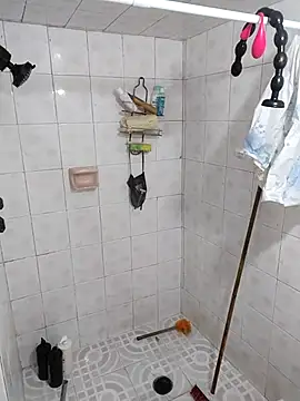 LaInsaciableIntensa online show from 09.22.25