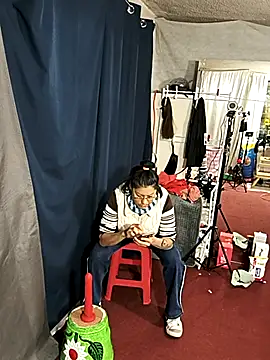 LaInsaciableIntensa online show from 11.02.25