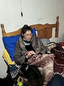 LaInsaciableIntensa online show from 11.26.25