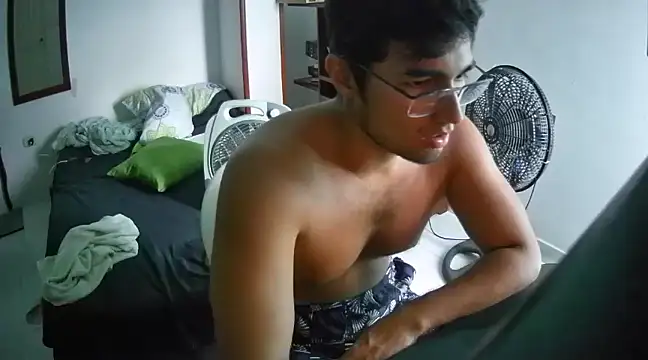 Snapshot of lechero226 chatting on 02.08.25 lechero226 online show from 02.08.25