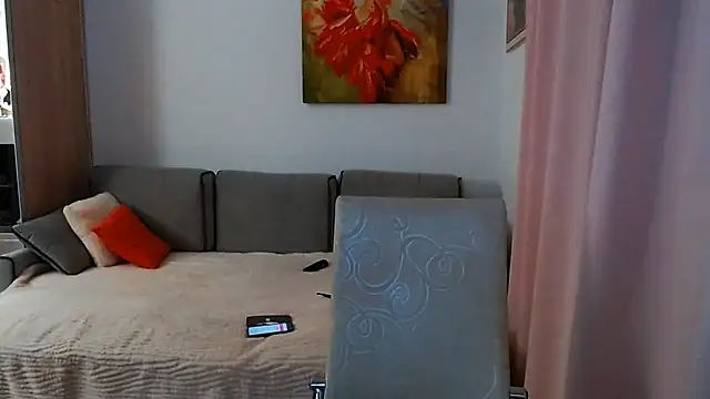 Snapshot of Magic_Blondie chatting on 12.19.24 Magic Blondie online show from 12.19.24