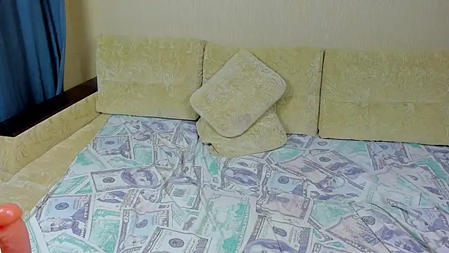 Little Sweet Kittens online show from 01.18.25