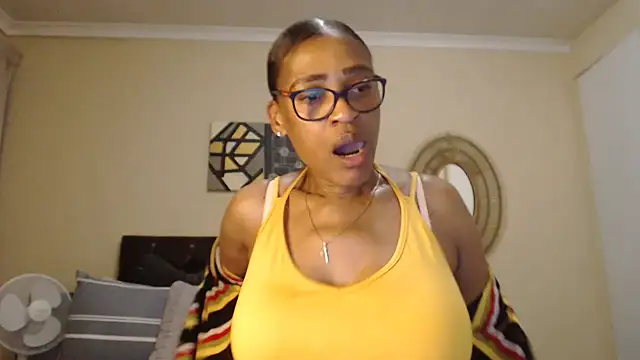 Creamyass22 online show from 04.11.26