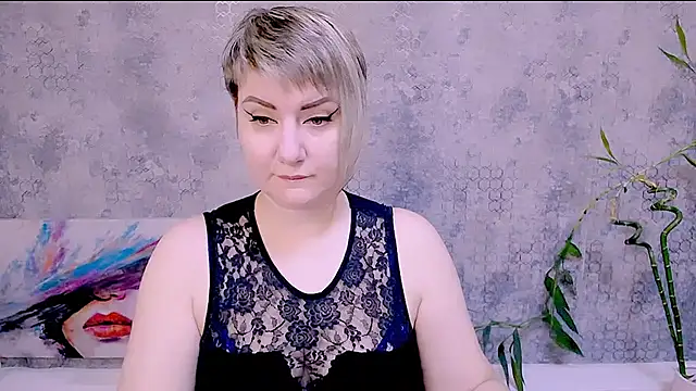 Djullia online show from 10.25.25