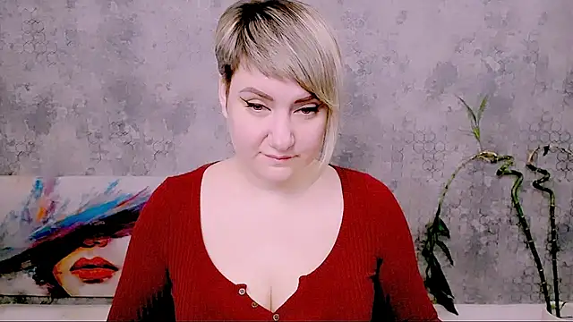 Snapshot of Djullia chatting on 02.07.26 Djullia online show from 02.07.26