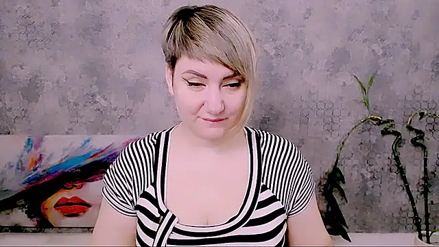 Snapshot of Djullia chatting on 02.09.26 Djullia online show from 02.09.26