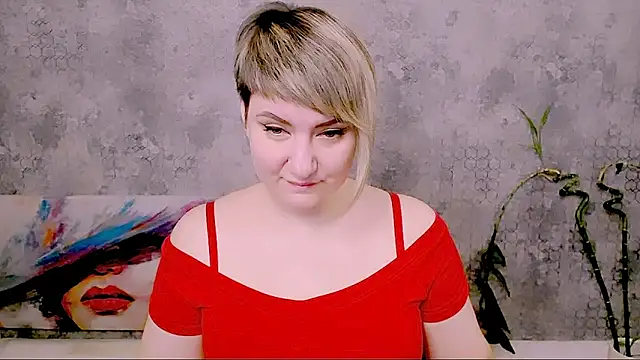 Snapshot of Djullia chatting on 02.14.26 Djullia online show from 02.14.26