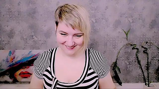 Snapshot of Djullia chatting on 03.15.26 Djullia online show from 03.15.26