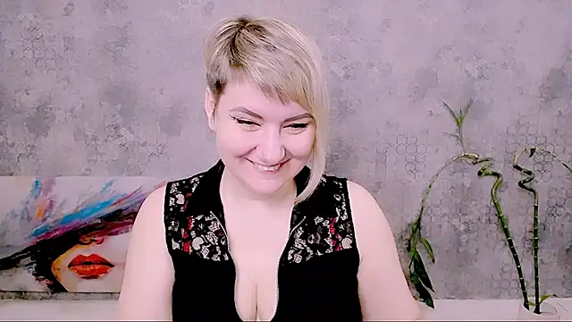 Snapshot of Djullia chatting on 03.21.26 Djullia online show from 03.21.26