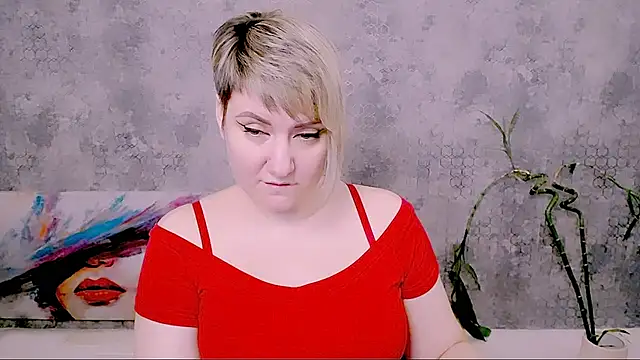 Snapshot of Djullia chatting on 03.27.26 Djullia online show from 03.27.26