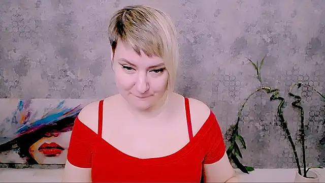 Snapshot of Djullia chatting on 04.10.26 Djullia online show from 04.10.26