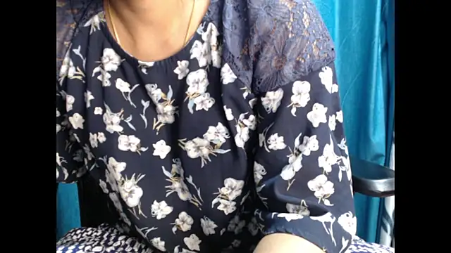 Snapshot of CuteRhea69 chatting on 02.05.25 CuteRhea69 online show from 02.05.25