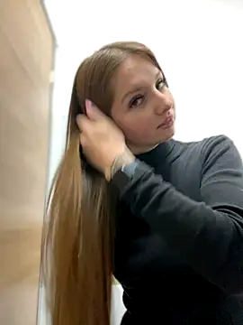 Snapshot of KrisMagnoly chatting on 10.16.25 KrisMagnoly online show from 10.16.25