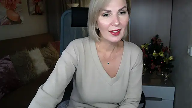 sensualEmilia online show from 12.15.24