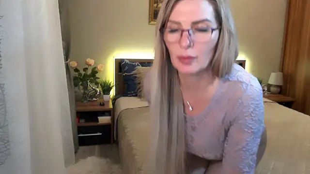 sensualEmilia online show from 03.12.25