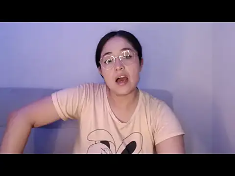 YummymeowW online show from 05.17.26