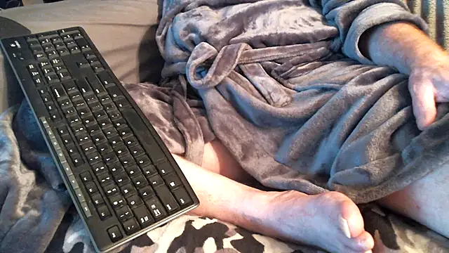 Snapshot of swm44601 chatting on 04.15.26 swm44601 online show from 04.15.26