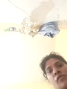 Shreya-Shetty09 online show from 05.17.26