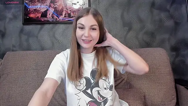 Snapshot of CassieMils chatting on 02.11.25 CassieMils online show from 02.11.25