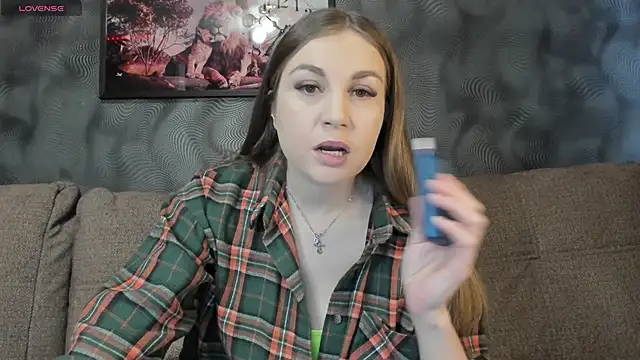 Snapshot of CassieMils chatting on 03.01.25 CassieMils online show from 03.01.25