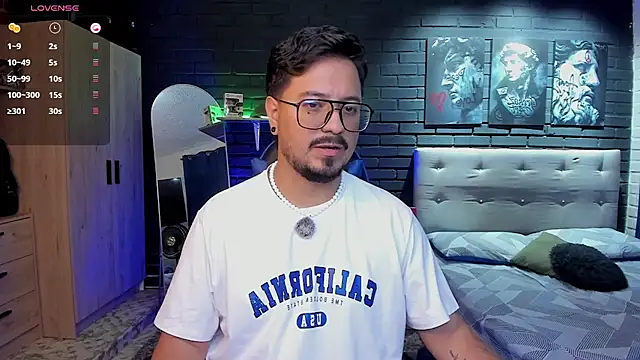 Snapshot of DaviidEvans_ chatting on 06.23.26 DaviidEvans online show from 06.23.26
