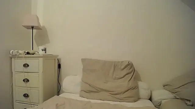 Snapshot of desirmiss1 chatting on 02.12.25 desirmiss1 online show from 02.12.25