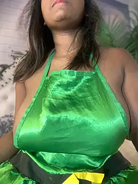 Snapshot of Tayra_Siny chatting on 12.22.24 Tayra Siny online show from 12.22.24