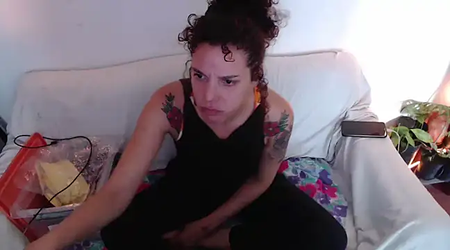 Snapshot of deftoolceles chatting on 12.13.24 deftoolceles online show from 12.13.24