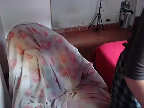 Snapshot of deftoolceles chatting on 09.19.25 deftoolceles online show from 09.19.25