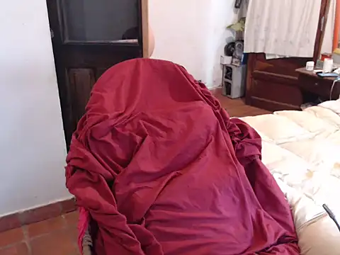 Snapshot of deftoolceles chatting on 10.29.25 deftoolceles online show from 10.29.25