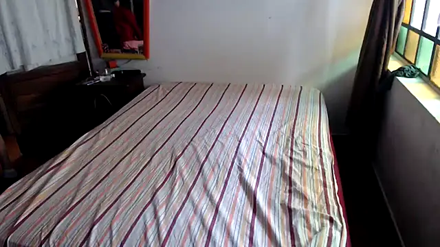 Snapshot of deftoolceles chatting on 11.21.25 deftoolceles online show from 11.21.25