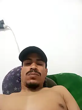 Snapshot of Qlolko chatting on 10.19.25 Qlolko online show from 10.19.25