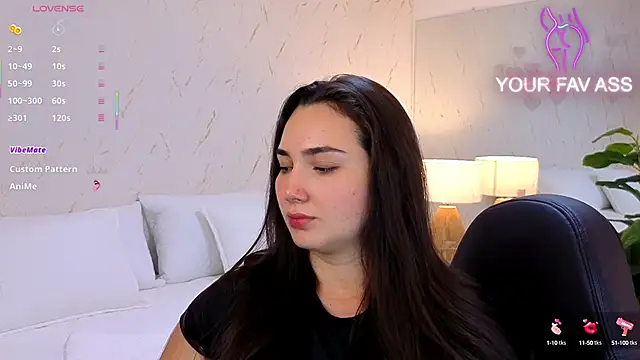 Snapshot of ava_blue chatting on 09.17.25 ava blue online show from 09.17.25