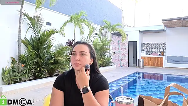 Snapshot of ava_blue chatting on 10.19.25 ava blue online show from 10.19.25