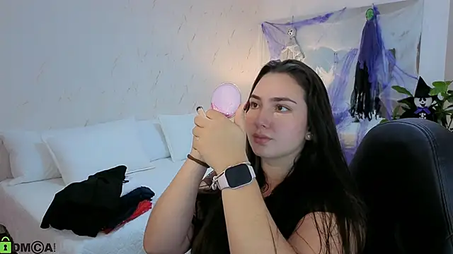 Snapshot of ava_blue chatting on 10.20.25 ava blue online show from 10.20.25