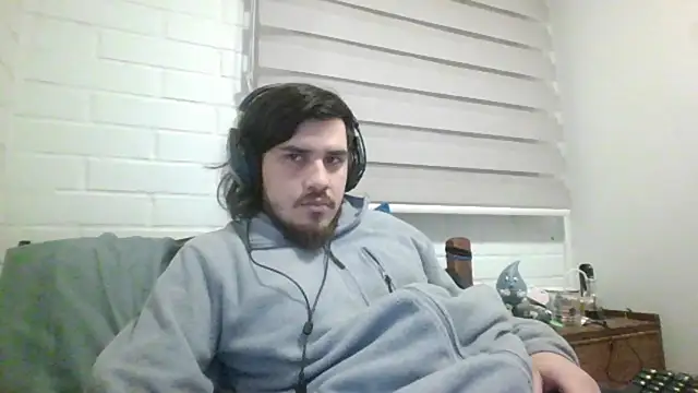 Snapshot of hung_weeb chatting on 08.03.26 hung weeb online show from 08.03.26