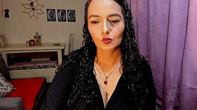 emma luxy online show from 04.12.26