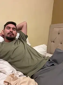 Snapshot of Tomthelong chatting on 02.20.25 Tomthelong online show from 02.20.25