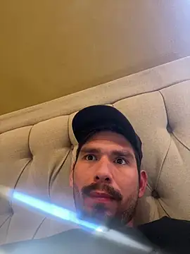 Snapshot of Tomthelong chatting on 03.12.25 Tomthelong online show from 03.12.25