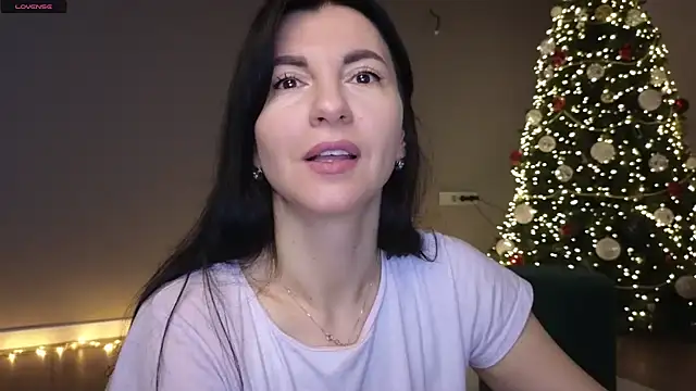 Snapshot of Mary_love16 chatting on 12.22.24 Mary love16 online show from 12.22.24