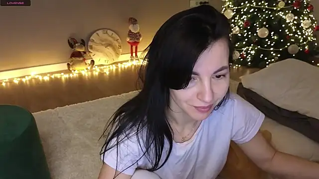 Snapshot of Mary_love16 chatting on 12.24.24 Mary love16 online show from 12.24.24