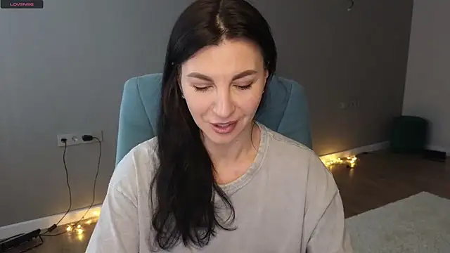 Snapshot of Mary_love16 chatting on 02.25.25 Mary love16 online show from 02.25.25