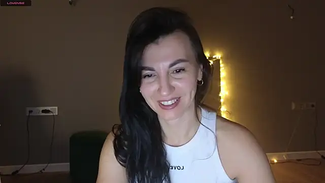 Snapshot of Mary_love16 chatting on 03.17.25 Mary love16 online show from 03.17.25