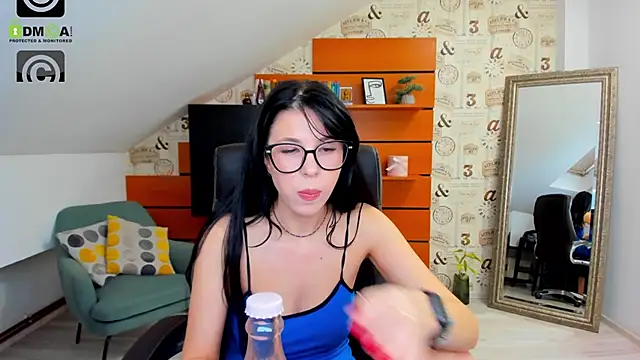 Snapshot of EmillyTaylor chatting on 01.08.25 EmillyTaylor online show from 01.08.25