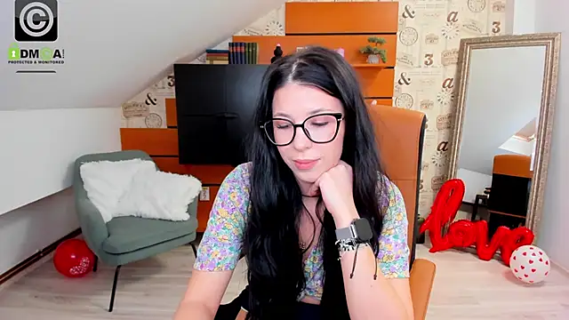 Snapshot of EmillyTaylor chatting on 02.25.25 EmillyTaylor online show from 02.25.25